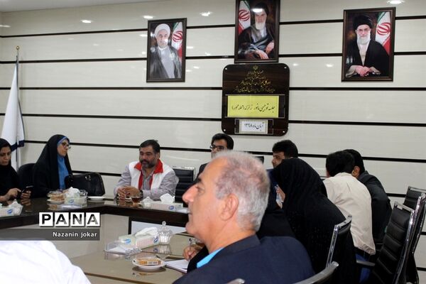 جلسه توجیهی مانور زلزله مدارس در بوشهر