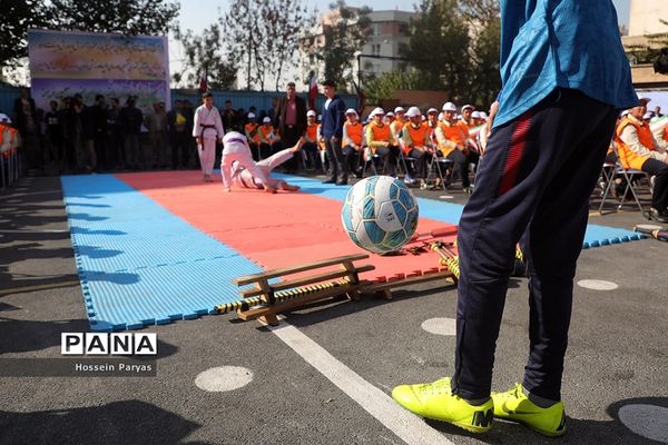 آیین افتتاحیه کشوری ششمین دوره المپیاد ورزشی درون مدرسه‌ای