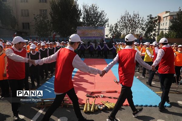 آیین افتتاحیه کشوری ششمین دوره المپیاد ورزشی درون مدرسه‌ای