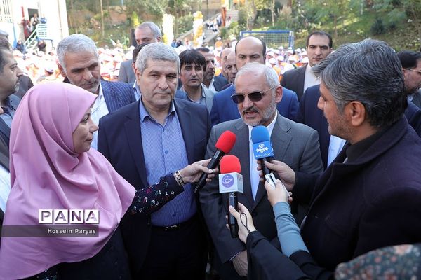 آیین افتتاحیه کشوری ششمین دوره المپیاد ورزشی درون مدرسه‌ای