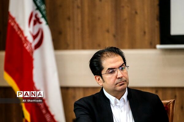 رونمایی از پوستر جشنواره فیلم رشد