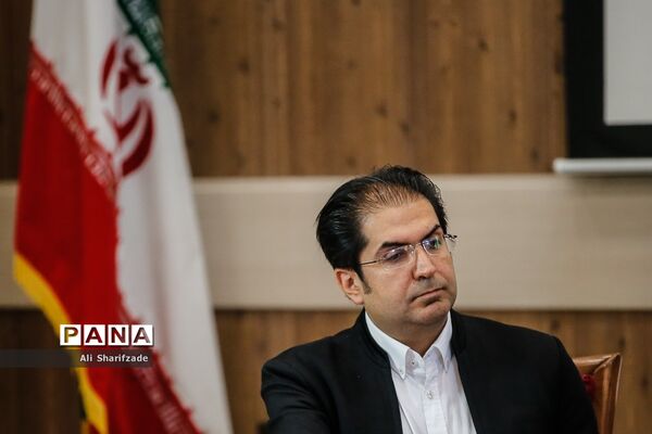 رونمایی از پوستر جشنواره فیلم رشد