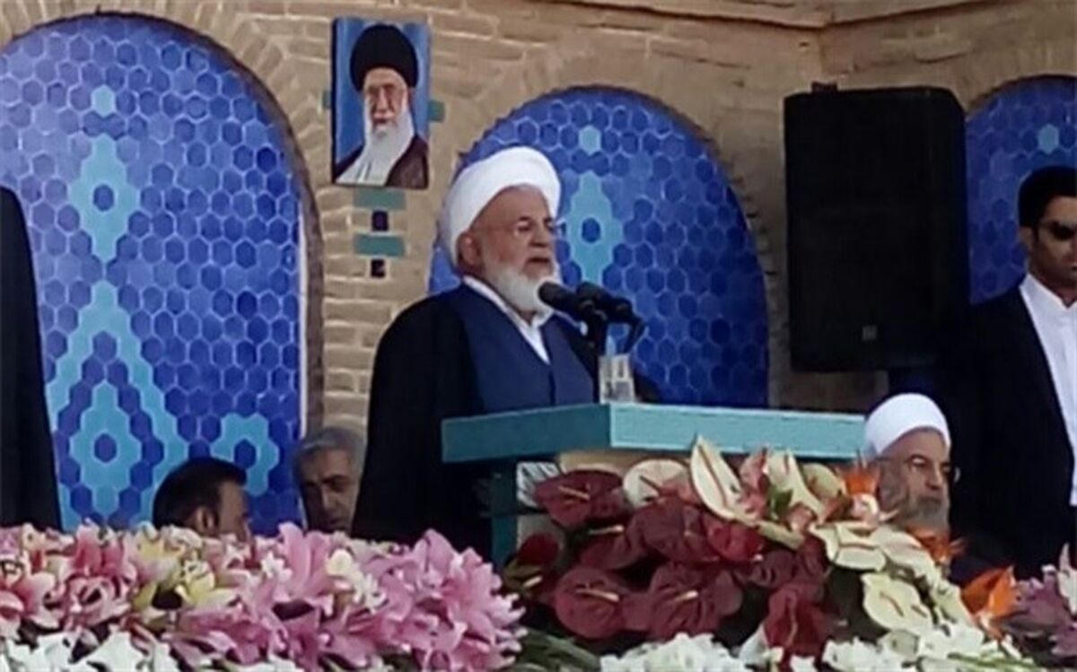 نماینده ولی فقیه در استان و امام جمعه یزد:مصوبه های دولت معطل نماند