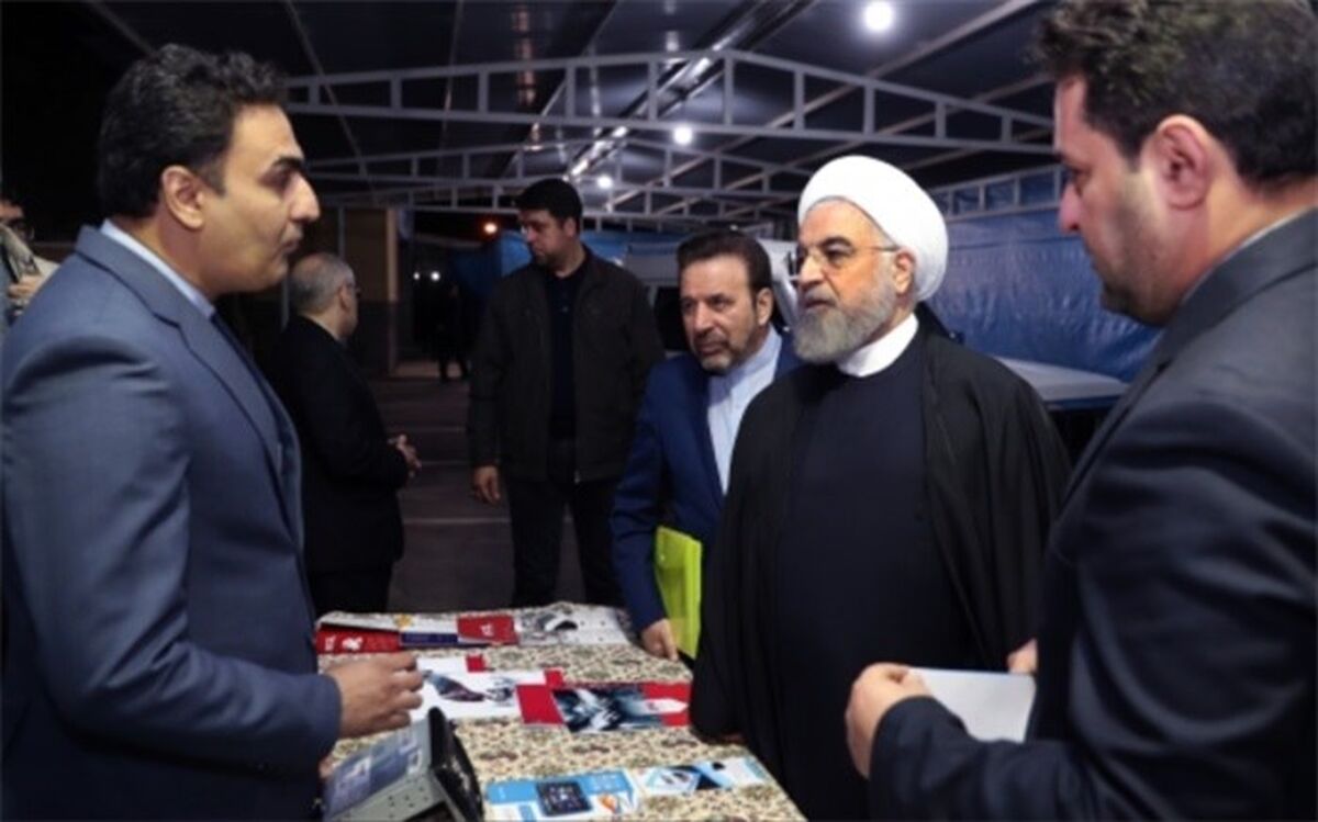 دکتر روحانی از نمایشگاه محصولات دانش بنیان منتخب استان یزد بازدیدکرد