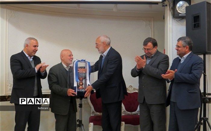 مراسم تجلیل از عبدالحسین نفیسی در منطقه۶