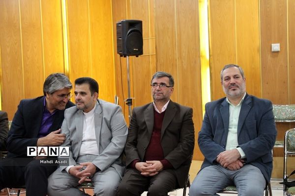 آیین اختتامیه سومین دوره مسابقات همخوانی قرآن‌کریم و مدیحه سرایی دانش‌آموزان پسر سراسر کشور در مشهد مقدس