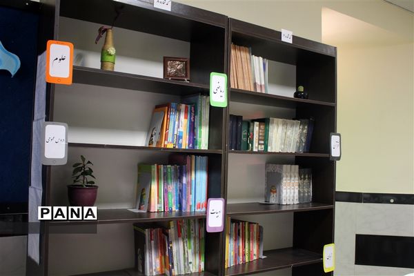 افتتاح کافه کتاب در دبیرستان دخترانه فرزانگان (دوره اول) شهرستان بجنورد