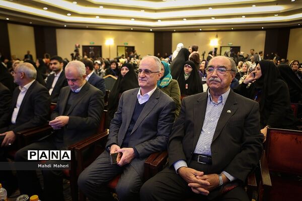 همایش بانوان خیر مدرسه‌ساز