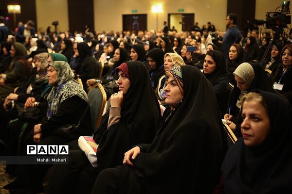 همایش بانوان خیر مدرسه‌ساز