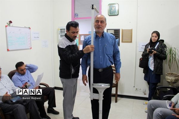 انجام تست قند خون در اداره‌کل آموزش و پرورش استان بوشهر