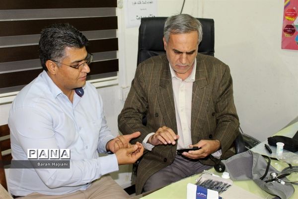 انجام تست قند خون در اداره‌کل آموزش و پرورش استان بوشهر