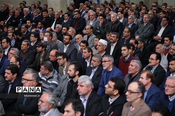 دیدار جمعی از تولیدکنندگان، کارآفرینان و فعالان اقتصادی با رهبر انقلاب اسلامی