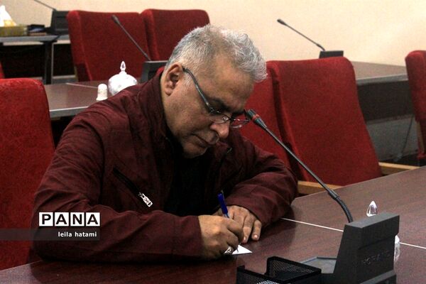 نشست خبری فرمانده سپاه عاشورا به مناسبت هفته بسیج