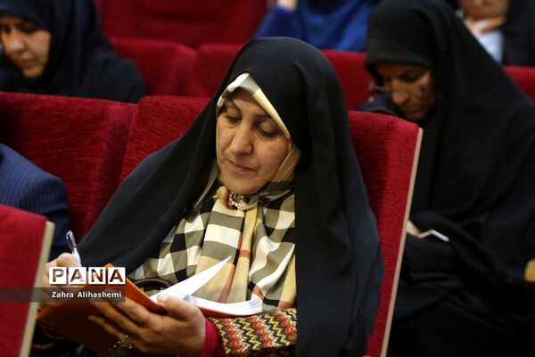نشست مشترک کارشناسان سازمان دانش‌آموزی، انجمن اولیا و مربیان و کارشناسان امور مالی شهر تهران در خصوص سرویس مدارس