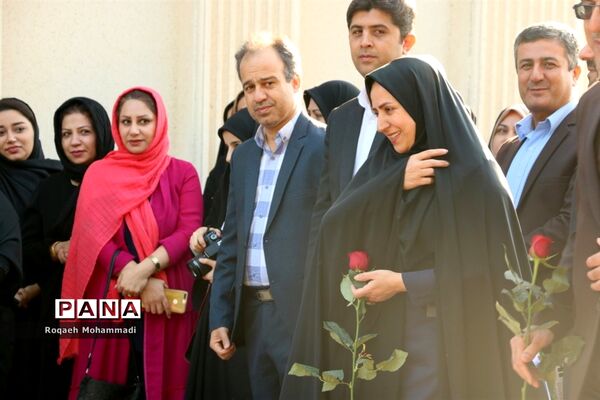 افتتاحیه نمایشگاه دست سازه‌های دانش‌آموزان  با مشارکت اولیا در بوشهر