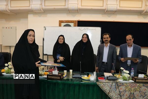 همایش مدیران دبیرستان‌های ناحیه یک یزد