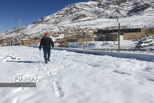 بارش برف  در روستای شرب العین