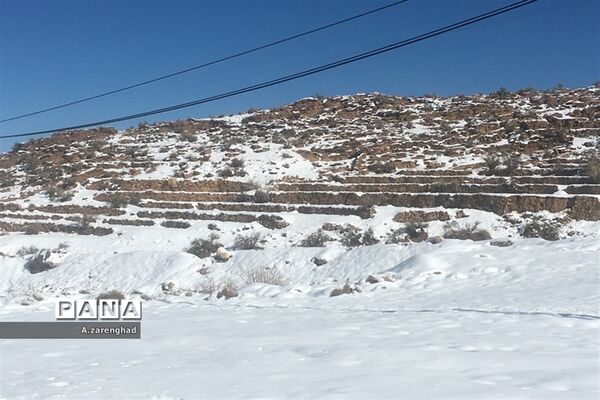 بارش برف  در روستای شرب العین