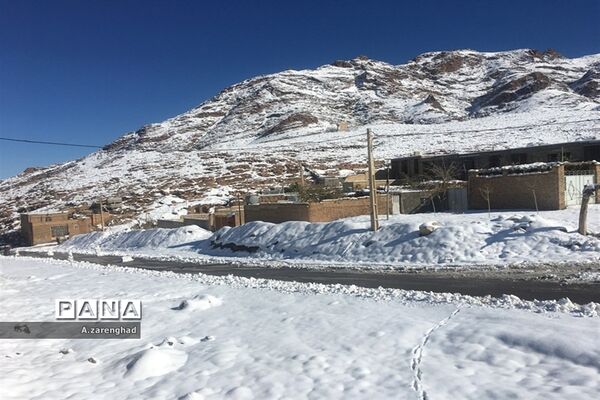 بارش برف  در روستای شرب العین
