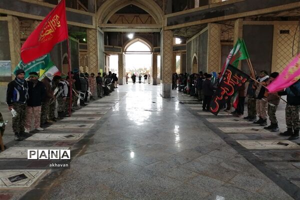 غبارروبی قبور مطهر شهدای شهرستان بهاباد