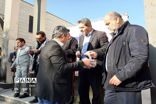 پیاده‌روی فرهنگیان بسیجی به‌مناسبت گرامیداشت هفته بسیج در ارومیه