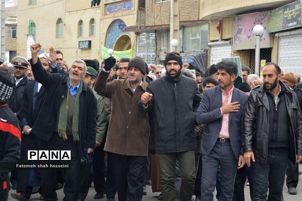 تجمع مردم فیروزکوه در لبیک به رهبری و دفاع از امنیت کشور