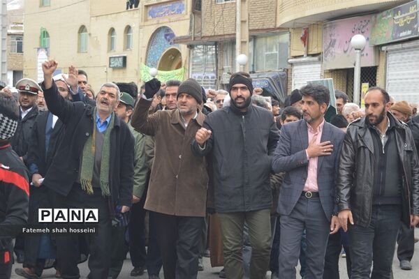 تجمع مردم فیروزکوه در لبیک به رهبری و دفاع از امنیت کشور