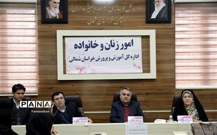نقش بانوان در توسعه جامعه ضروری است
