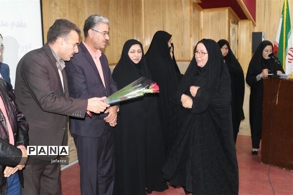 همایش مدیران دبستان‌های ناحیه یک یزد