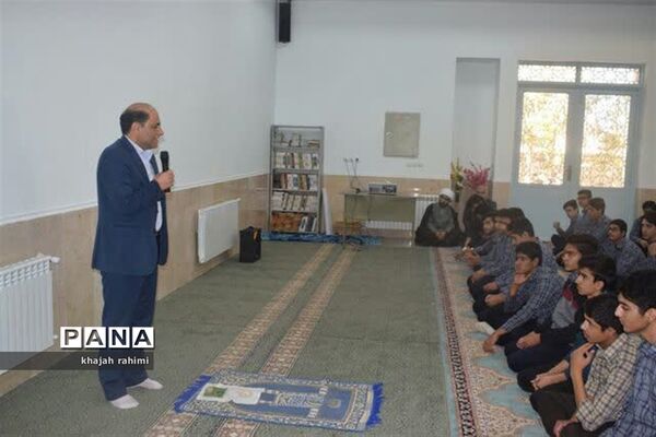 بازدید مدیرکل آموزش و پرورش از مدارس بهاباد