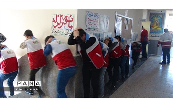 زنگ مانور زلزله در135 آموزشگاه فاروج نواخته شد