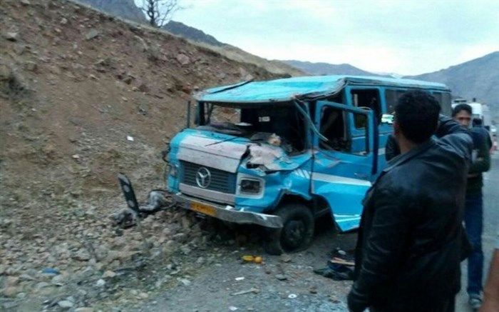 یک کشته و ۱۲ مجروح بر اثر سانحه رانندگی در خوی