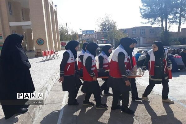مانور زلزله در دبیرستان فاطمیه زارچ