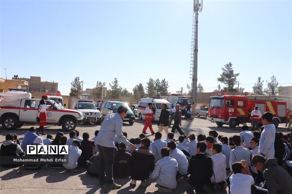 برگزاری مانور زلزله در آباده