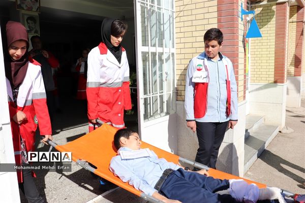 برگزاری مانور زلزله در آباده