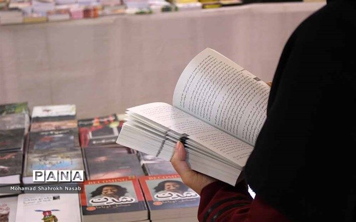 برگزیدگان مهرواره توسعه کتاب‌خوانی کانون پرورش فکری مازندران تجلیل شدند