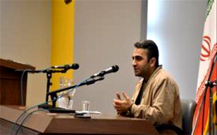 کتاب در مدار مهر در دانشگاه یزد نقد و بررسی شد