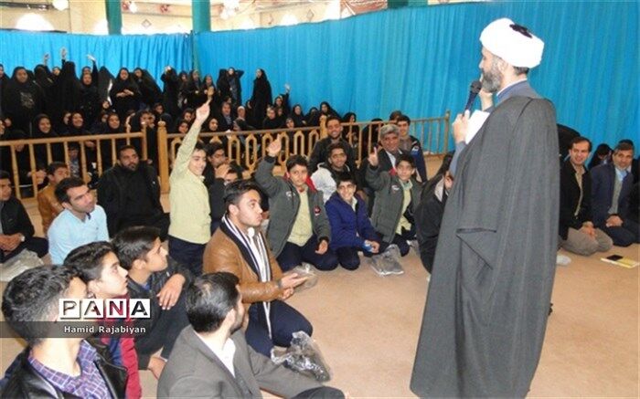پیش اجلاسیه نماز دانش آموزی برخوار برگزار شد