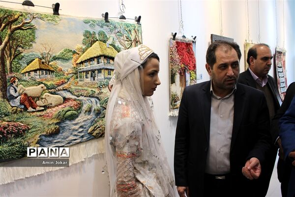نمایشگاه صنایع دستی بافت و هنر فرش دانش‌آموزان هنرستان ولایت آباده طشک