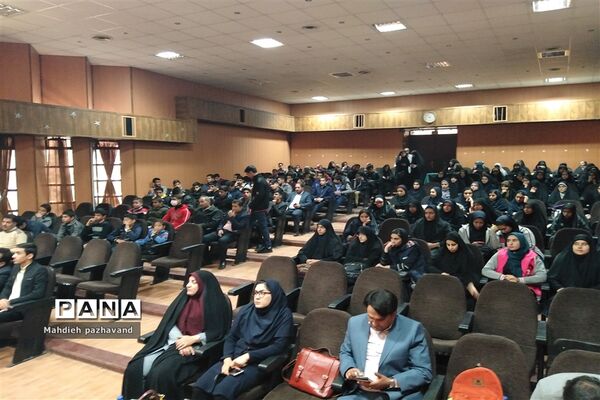 آیین تقدیر از دانش آموزان ممتاز مسابقات قرآن و عترت ناحیه 4 شیراز