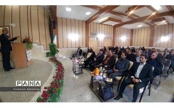 استفاده از امکانات مدرسه برای اهداف سیاسی و تبلیغات انتخاباتی ممنوع است