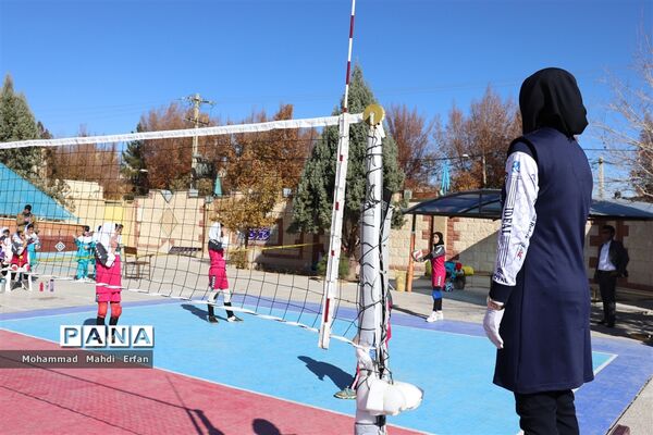 افتتاحیه مسابقات لیگ والیبال دختران دانش‌آموز در آباده