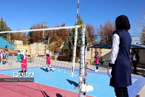 افتتاحیه مسابقات لیگ والیبال دختران دانش‌آموز در آباده