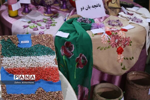 افتتاح نمایشگاه دست‌سازه‌های دانش‌آموزان با نیازهای ویژه شهر تهران