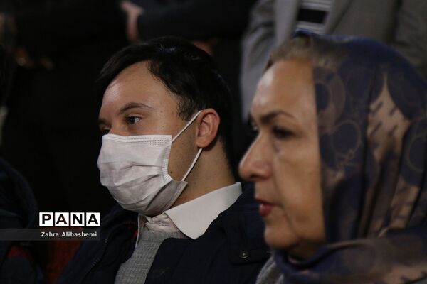 افتتاح نمایشگاه دست‌سازه‌های دانش‌آموزان با نیازهای ویژه شهر تهران