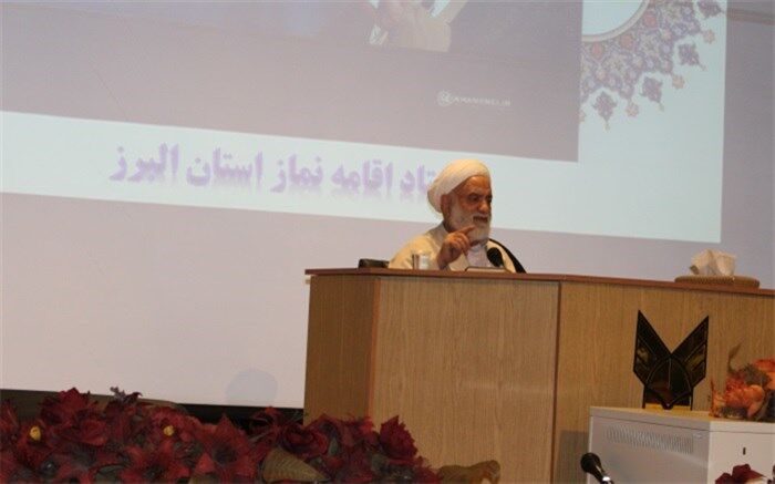 حجت الاسلام و المسلمین قرائتی:علم بدون  رشد و تعالی انسان ها  تبدیل به ظلمت خواهد شد