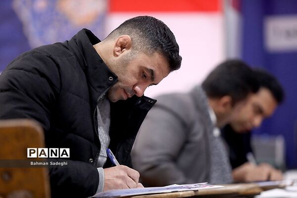 دومین روز ثبت نام داوطلبان انتخابات مجلس در فرمانداری تهران