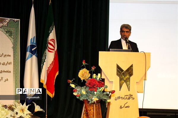 برگزاری چهارمین اجلاس استانی نماز البرز با شعار نماز و مدرسه در دانشگاه آزاد کرج