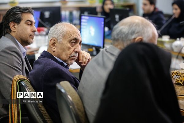 آیین رونمایی از آثار و مکتوبات آموزشی، کمک آموزشی و توانبخشی