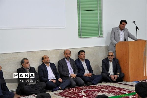 بازدیدمدیرکل آموزش و پرورش استان یزد از هنرستان نمونه دولتی خادمی